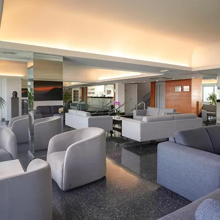 Avenida Otel San Sebastián