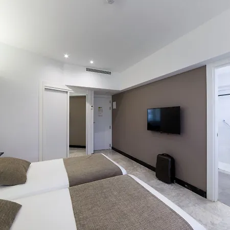 Avenida Hotel