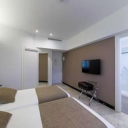 Avenida Hotel 3*