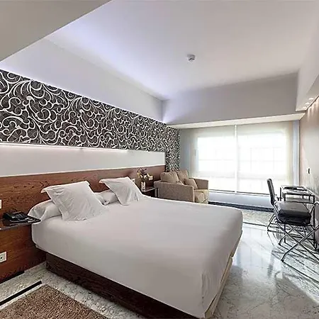 Avenida Hotel 3*