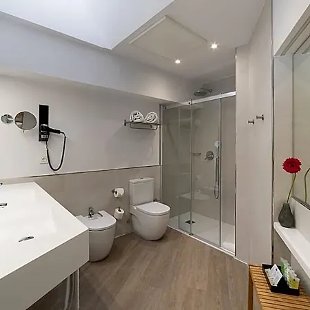 Avenida Hotel San Sebastián