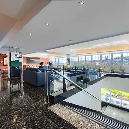 Avenida Hotell 3*
